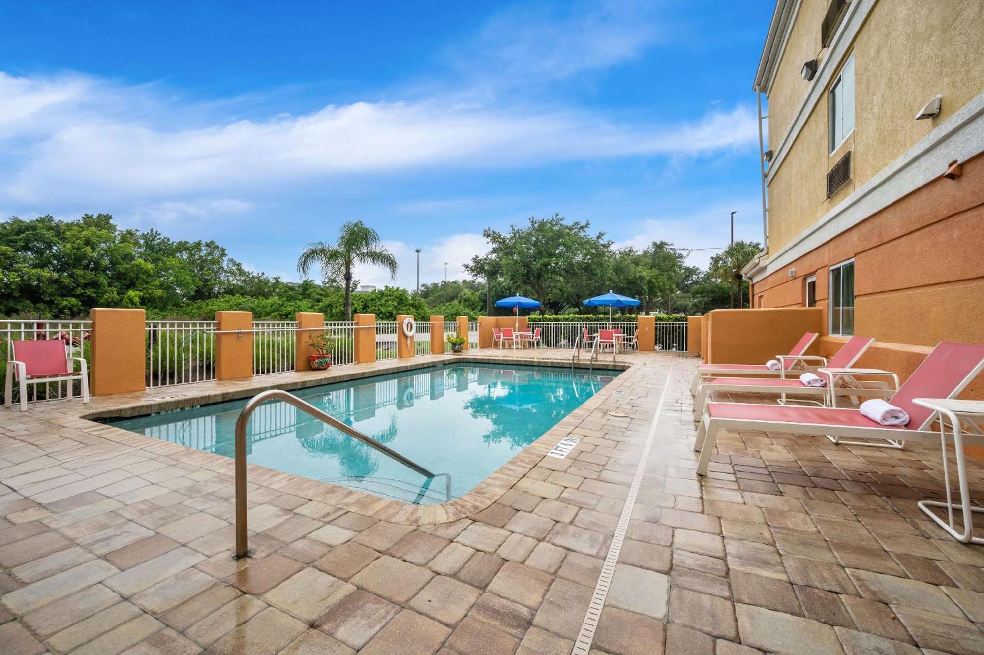 Comfort Inn Fort Myers Northeast Buitenkant foto