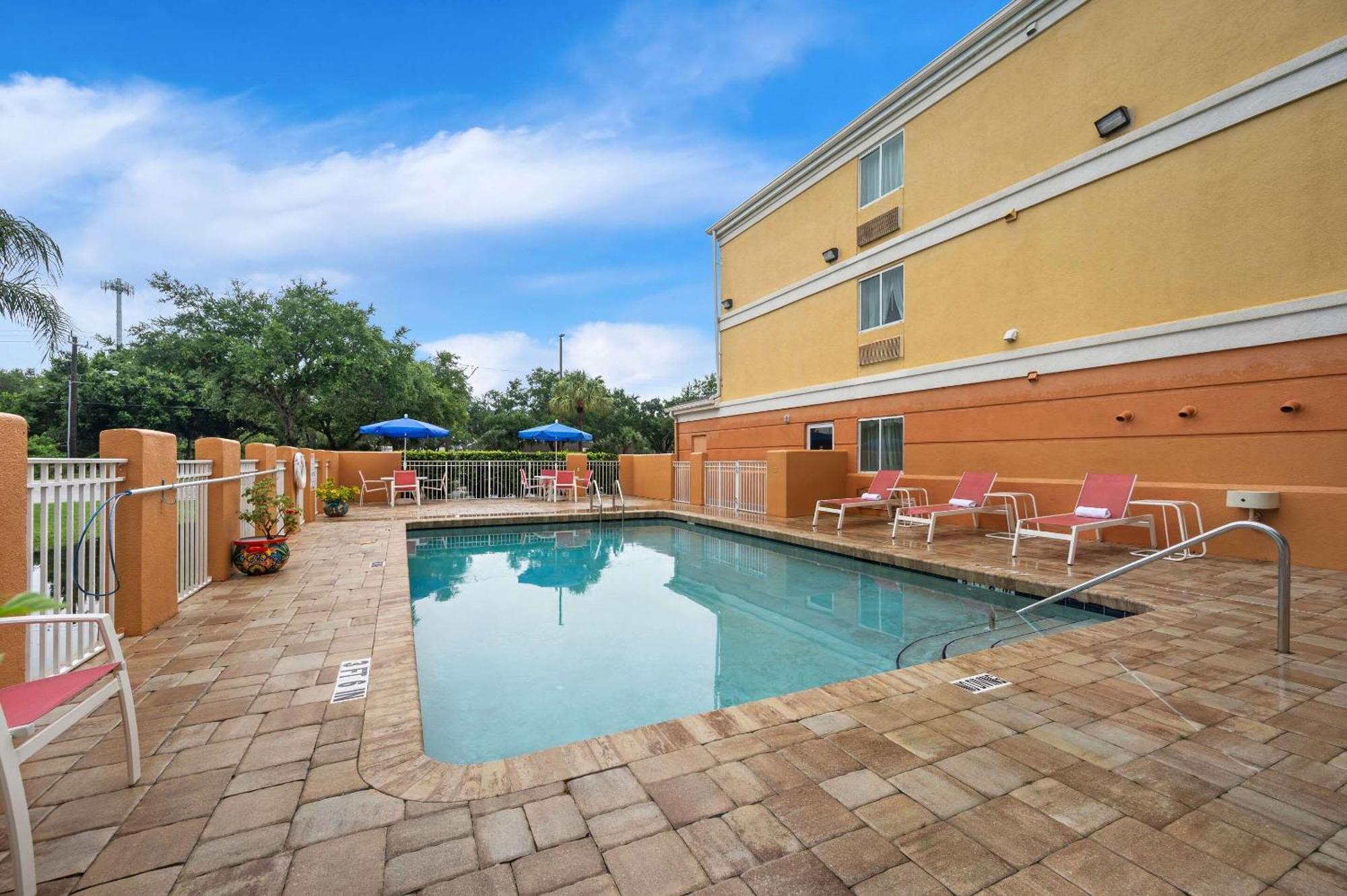 Comfort Inn Fort Myers Northeast Buitenkant foto